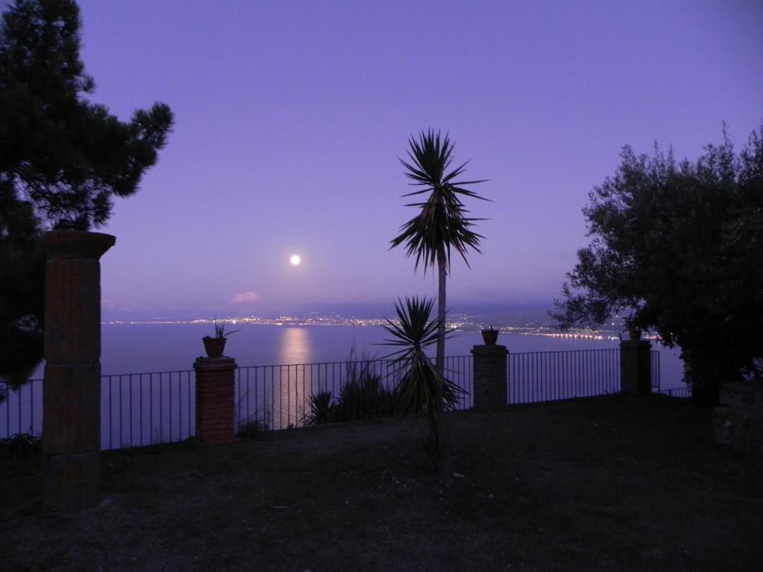 A Casa Di Peppino Villa Greco Tindari Bagian luar foto