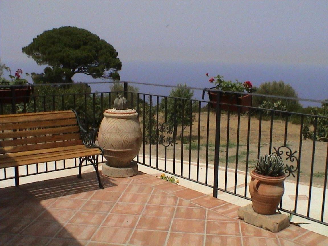 A Casa Di Peppino Villa Greco Tindari Bagian luar foto