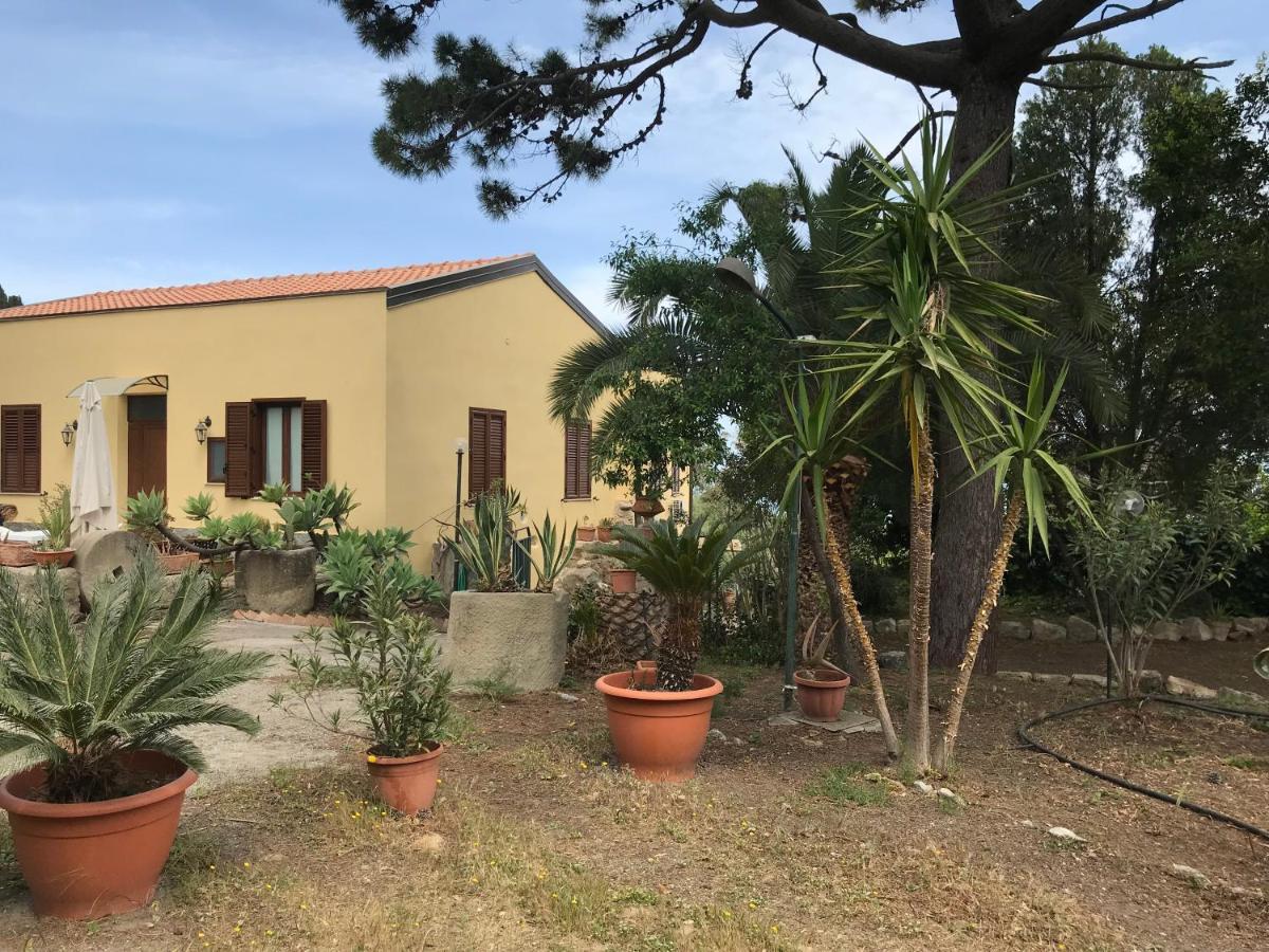 A Casa Di Peppino Villa Greco Tindari Bagian luar foto