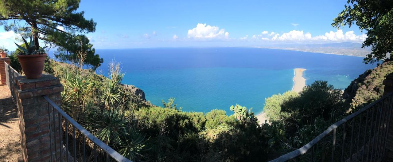 A Casa Di Peppino Villa Greco Tindari Bagian luar foto